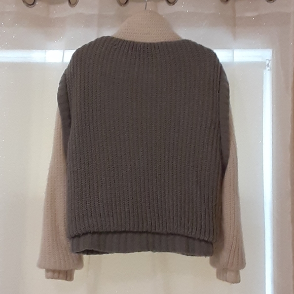 Winter jacket w/ scarf - Picture 13 of 13